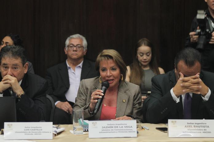 La ministra de Comunicaciones, Jazmin de la Vega, y su equipo de trabajo, fueron citados a la comisión legislativa de Comunicaciones. Foto: José Orozco