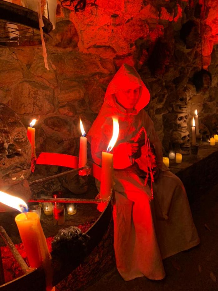 Los penitentes es una de las historias de terror que se cuentan durante la Semana Santa. (Foto La Hora: Cortesía, Recorrido de Leyendas)