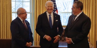 El presidente de EE.UU., Joe Biden recibió al presidente guatemalteco Bernardo Arévalo y al canciller Ramiro Martínez. Foto: Gobierno de Guatemala