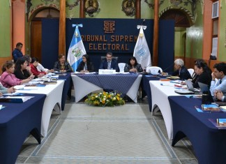 Propuestas de reformas electorales suman 111; cinco de partidos políticos La Comisión para realizar la modernización de la Ley Electoral recibió 111 propuestas de reformas las cuales comenzarán a revisar el 11 de marzo. Foto: TSE