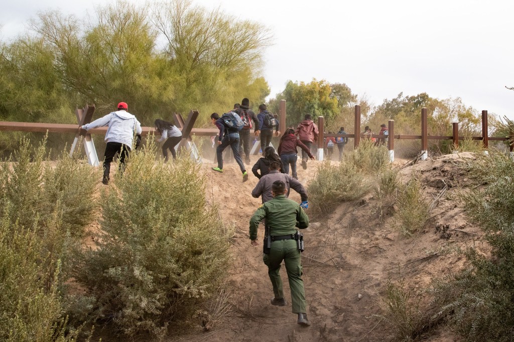 Agentes de la Patrulla Fronteriza relataron que la guatemalteca iba con un grupo de migrantes que buscaban llegar a Estados Unidos. Imagen ilustrativa.