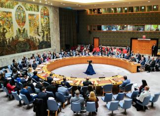 El Consejo de Seguridad de las Naciones Unidas celebra una reunión sobre la situación en Oriente Medio, incluido el reciente ataque de Irán contra Israel, en la sede de la ONU en la ciudad de Nueva York el 14 de abril de 2024. (Foto de Charly TRIBALLEAU / AFP)