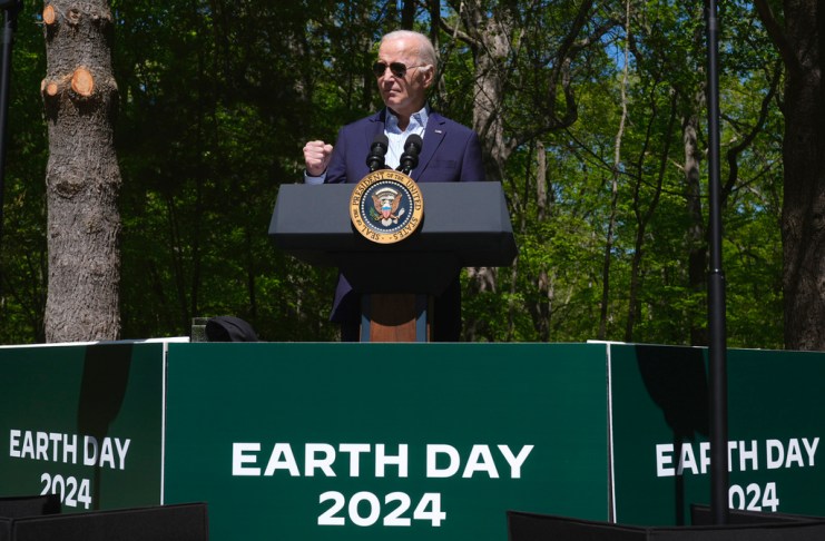 El presidente Joe Biden en el Parque Príncipe Guillermo durante el Día de la Tierra, el lunes 22 de abril de 2024, en Triangle, Virginia. (AP Foto/Manuel Balce Ceneta)