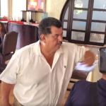 Diputado del partido VAMOS, Oswaldo Rasales, agrede a periodista en Mazatenango. Foto: Captura de pantalla video Facebook Revista Coyuntura Suchitepéquez.