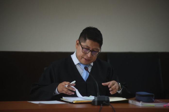 El juez Erick Velásquez conoce de forma unipersonal el caso de Pantaleón. 