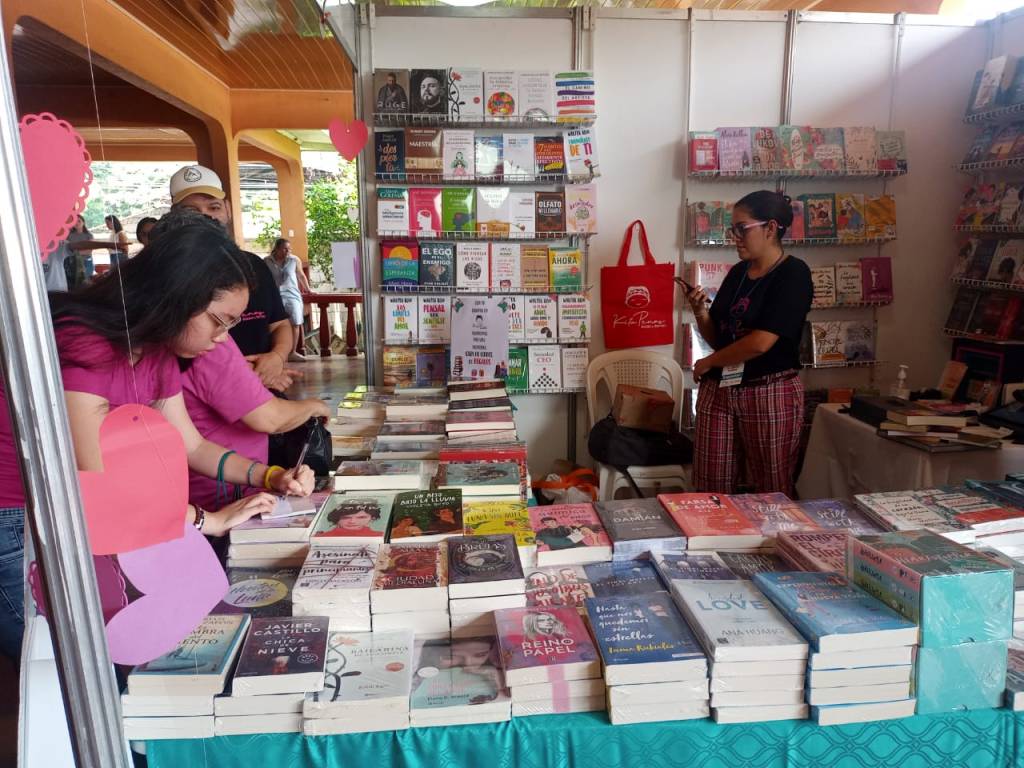 El festival cuanta con una amplia cantidad de libros para la venta, con 17 librerías y editoriales. (Foto La Hora: Cortesía, Libro al Viento)
