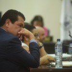 El sindicado Pablo Mauricio Yanes Guerra, escucha el audio de la declaración del testigo José Carlos Prober Farías, como anticipo de prueba. Foto: Cristobal Veliz/La Hora