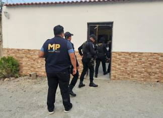 La Fiscalía Especial contra la Impunidad (FECI) del Ministerio Público (MP) y la Policía Nacional Civil (PNC) realizan 20 allanamiento sen Morales, Izabal. Foto: MP
