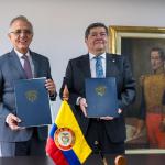 De izquierda a derecha: Iván Velásquez, ministro de la Defensa Colombia; y Francisco Jiménez, jefe de la cartera del Interior de Guatemala. Foto: Ministerio de Gobernación
