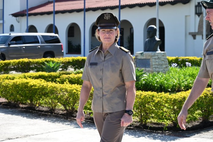 En la agenda de la visita de la general Laura Richardson se contempla una reunión con el presidente, Bernardo Arévalo. 