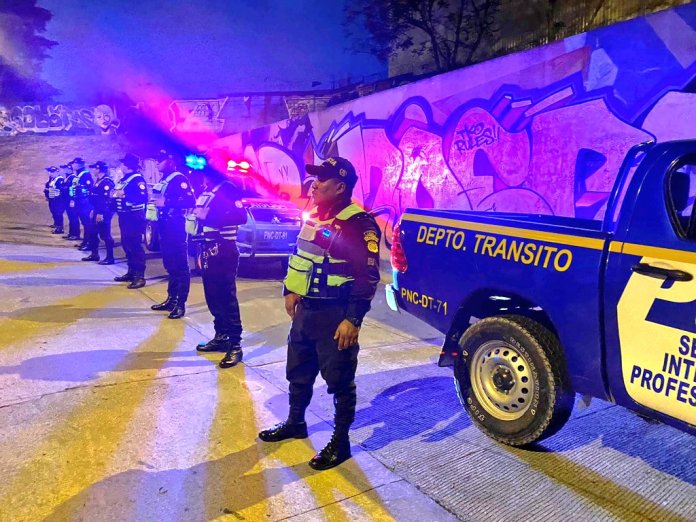 El Departamento deTránsito de la Policía Nacional Civil (Tránsito-PNC) realiza operativos contra las carreras clandestinas. (Foto: Tránsito-PNC)
