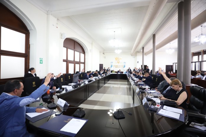 Los jefes de bloque escucharán al ministro de Salud, Oscar Cordón, por el convenio con UNOPS. Foto: Congreso/La Hora