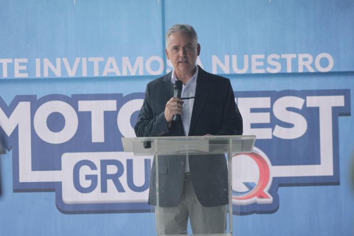 Cristian Siebold, director Regional de Grupo Q para Mazda, dice que durante nueve días estará la exhibición en Ciudad Cayalá. Foto: La Hora / José Orozco