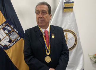 Guillermo Chávez Meza doctor medico universidad da vinci decano facultad de medicina