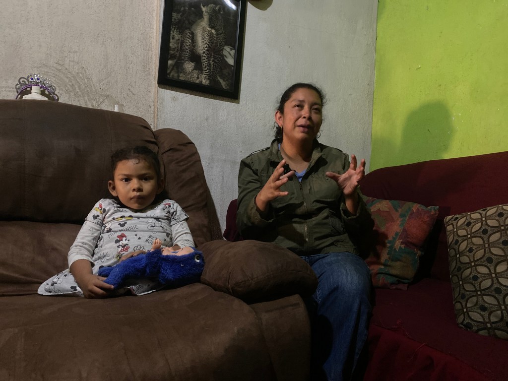 Dulce tiene 7 años, la mayoría de tiempo de su vida la ha tenido que pasar en un hospital debido a diferentes padecimientos. (Foto La Hora: José Orozco)