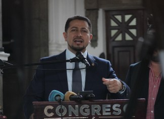El presidente del Congreso, Nery Ramos, resalta que la mesa técnica para discutir la iniciativa de ley de Competencia cumplió sus objetivos. Foto: José Orozco/La Hora