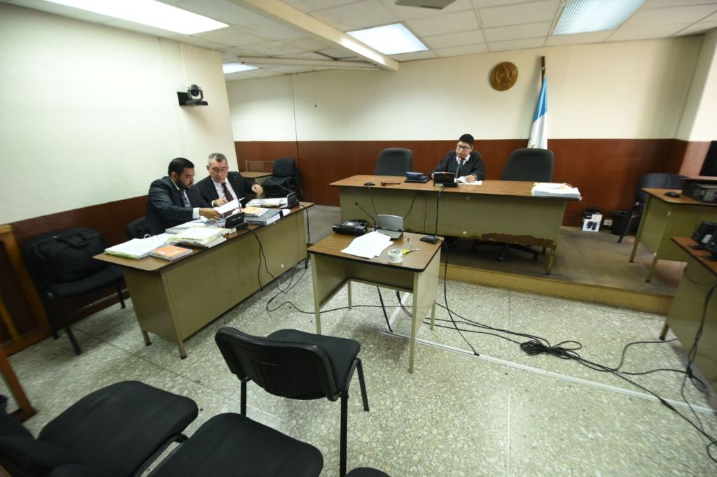 El juez del Tribunal Décimo Penal aceptó la solicitud del ex auxiliar fiscal Eduardo Pantaleón, para ampliar su declaración.FOTO: Fabricio Alonzo. La Hora