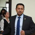 El presidente del Congreso, Nery Ramos, a su salida de la instancia de jefes de bloque, después de dos semanas de que no hubo plenarias. Foto: Fabricio Alonzo
