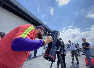 El eclipse solar se podrá ver desde medio día. (Foto La Hora: José Orozco)