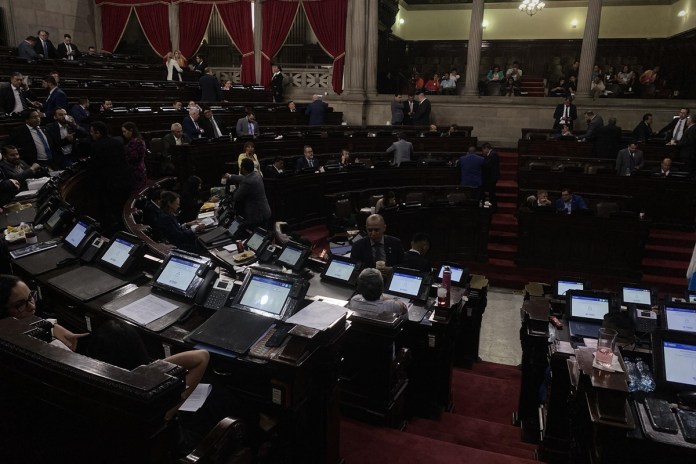 Los diputados lograron el avance en primer debate de la iniciativa de ley de Competencia. Foto: JosÃ© Orozco/La Hora