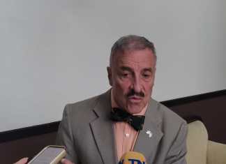 El abogado Fernando Linares-Beltranena acciona contra los delegados del Congreso ante la Junta Monetaria. Foto: La Hora