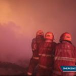 Socorristas trabajan para contener el incendio registrado en el vertedero de AMSA. Foto Bomberos Municipales