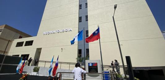 Se inaugura, con el apoyo de Taiwán, el edificio de Neonatología en el Hospital General. (Foto: José Orozco/La Hora)