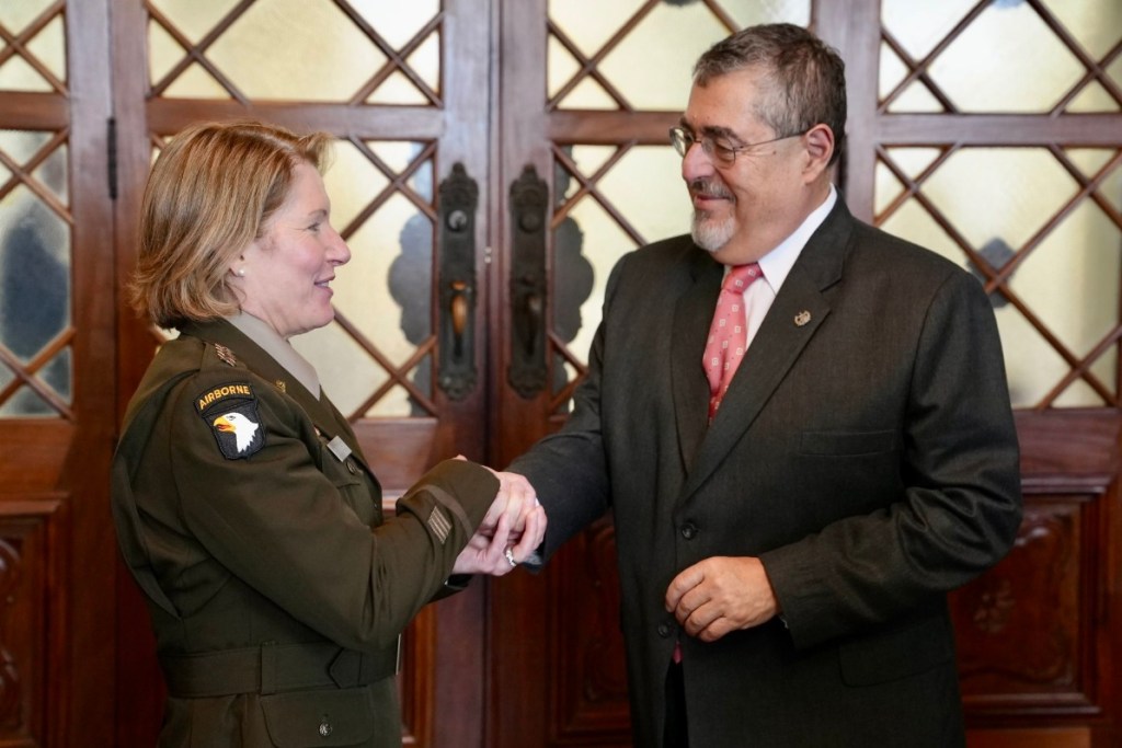 Richardson en la reunión sostenida con el presidente Bernardo Arévalo. Foto: Gobierno de Guatemala/La Hora