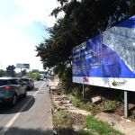 En el Km 19 de la ruta interamericana con dirección al oriente, se puede ver el rótulo donde se anuncia el paso a desnivel que está a cargo de la Dirección General de Caminos. Foto: La Hora / Fabrizio Alonzo.