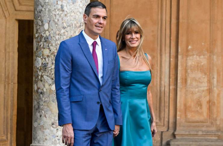 El presidente del Gobierno Pedro Sánchez acompañado de su esposa Begoña Gómez.- EFE/ Miguel Ángel Molina