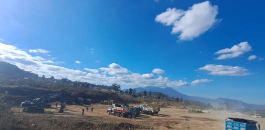 Gracias a la labor de socorristas, trabajadores municipales y fuerzas de seguridad, el incendio en el vertedero de AMSA está casi extinguido, lo que ha incidido en la mejora en la calidad del aire. FOTO CONRED