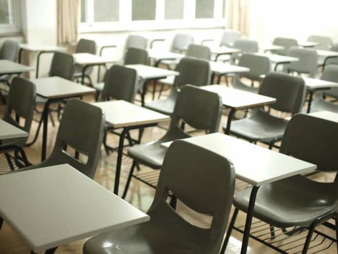 El Ministerio de Educación confirma suspensión de clases para este miércoles. (Foto: MChee Lee en Unsplash)