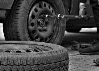 Las llantas son el contacto directo del carro con el suelo, se debe garantizar su cuidado. (Foto La Hora: Myléne en Pixabay)