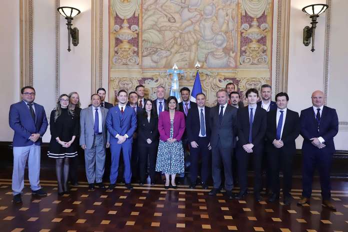 Los empresarios franceses se reunieron con la vicepresidenta Karin Herrera. Foto: Cortesía de la Vicepresidencia.