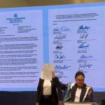 La Fiscal General, María Consuelo Porras, muestra una supuesta carta que le enviaron congresistas de Estados Unidos. Foto: Captura de Pantalla