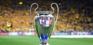 El trofeo de la Liga de Campeones de la UEFA se exhibe antes de la semifinal de la Liga de Campeones de la UEFA (Liga de Campeones, Alemania, Rusia) EFE/EPA/CHRISTOPHER NEUNDORF