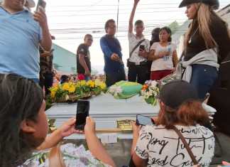 La caravana que acompaña el féretro de Farruko Pop llegó a Cobán, Alta Verapaz. Foto: Cortesía