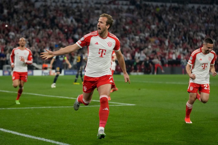 Harry Kane del Bayern celebra después de anotar el segundo gol de su equipo durante el partido de ida de la semifinal de la Liga de Campeones entre el Bayern Munich y el Real Madrid en el Allianz Arena en Munich, Alemania, el martes 30 de abril de 2024. (Foto AP/Matthias Schrader)