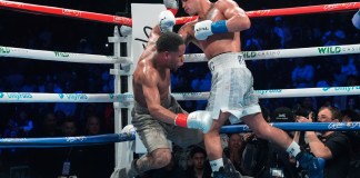 Ryan Garcia noquea a Devin Haney en la décima ronda de la pelea de boxeo de peso súperligero en Nueva York. (AP Foto/Frank Franklin II)