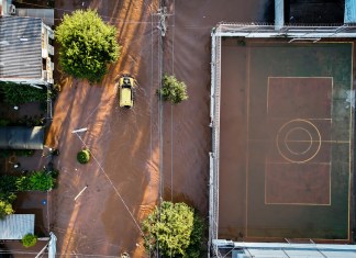 Vista aérea de zona inundada por las inclementes lluvias en Porto Alegre, estadio de Rio Grande do Sul, Brasil. (AP Foto/Carlos Macedo)