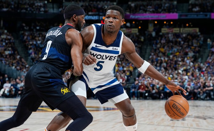 Juego 2 de una serie de playoffs de segunda ronda de baloncesto de la NBA el lunes 6 de mayo de 2024 en Denver. (Foto AP/David Zalubowski