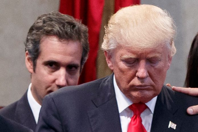 Donald Trump y su entonces abogado Michael Cohen, en septiembre de 2016. (Foto AP/Evan Vucci, Archivo)