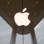 ARCHIVO - El logo de Apple es exhibido en una tienda de Apple, el 3 de enero de 2019. (AP Foto/Mary Altaffer, archivo)