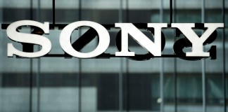 ARCHIVO - El logotipo de Sony logo en la sede de Sony Corp. el 10 de mayo de 2022, en Tokio. Las ganancias de Sony aumentaron 34% en el último trimestre por las ventas de videojuegos, música y películas informó la empresa japonesa de electrodomésticos y entretenimiento, el martes 14 de mayo de 2024. (Foto AP/Eugene Hoshiko, archivo)