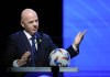ARCHIVO - El presidente de la FIFA, Gianni Infantino, habla ante el 78vo Congreso de la CONMEBOL en Luque, Praguay, el jueves 11 de abril de 2024 (AP Foto/Jorge Sáenz, archivo)