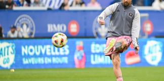 Lionel Messi calienta previo al partido de la MLS ante Montreal. (Graham Hughes/The Canadian Press vía AP)