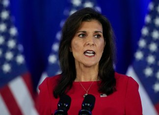 Nikki Haley habla en una conferencia de prensa. (AP Foto/Chris Carlson, Archivo)