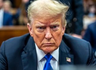 El expresidente Donald Trump en el tribunal de Manhattan. (Mark Peterson/Pool Photo vía AP)