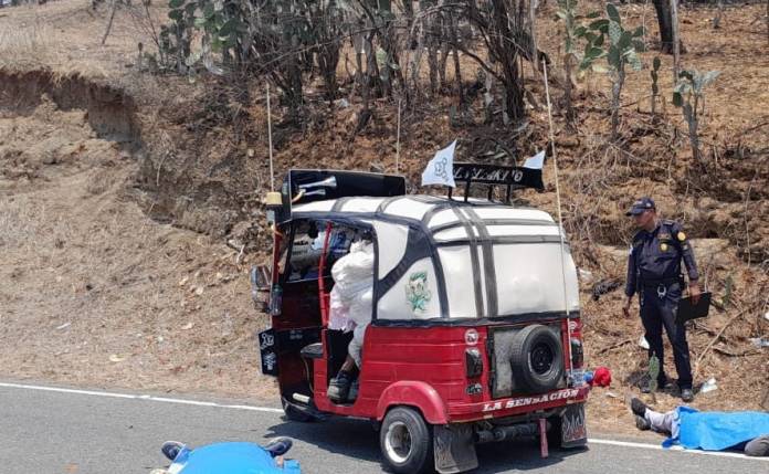 Dentro del vehículo en el que viajaban las víctimas se veían varios costales con melones y sandías. Foto: CVB