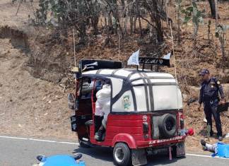 Dentro del vehículo en el que viajaban las víctimas se veían varios costales con melones y sandías. Foto: CVB